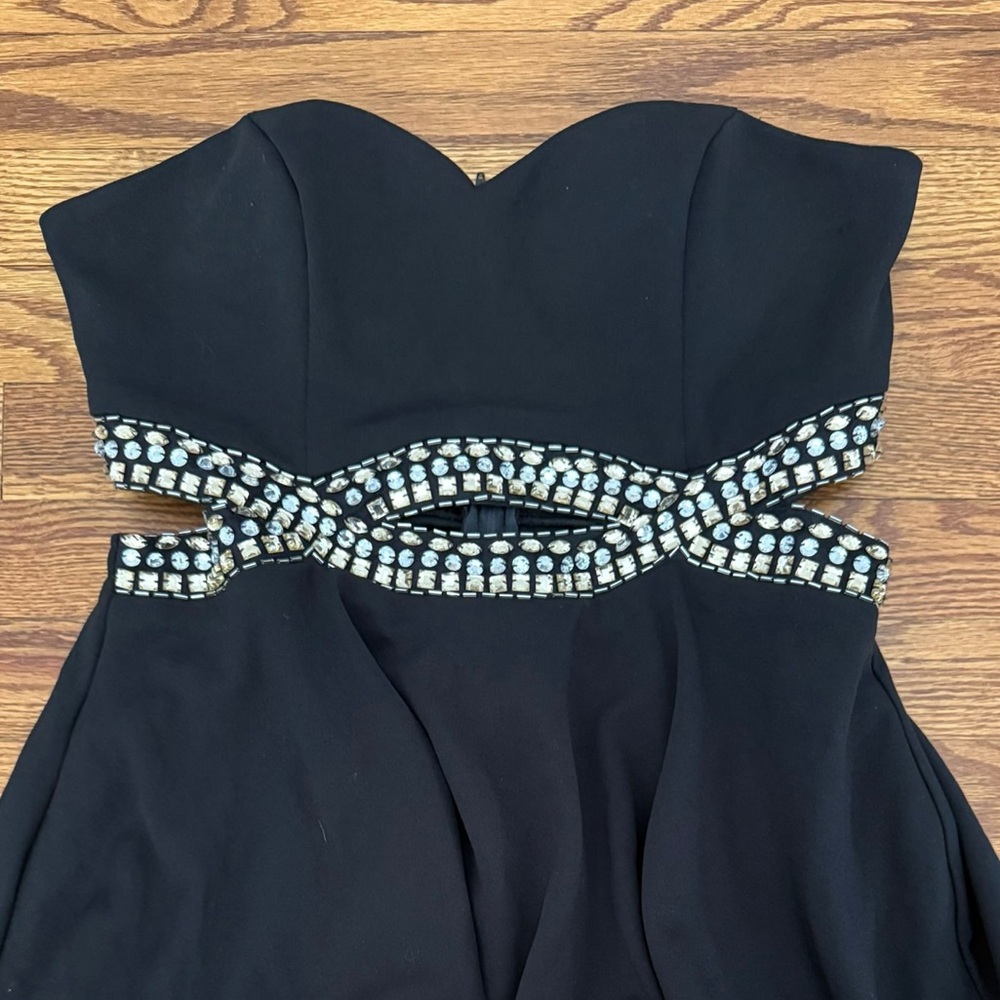 Elegant Navy Strapless Dress with Cutouts